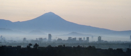 Mexico City air quality in 1980 (Photo: Tony Burton)