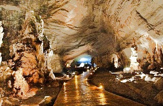 Cacahuamilpa cave