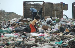Garbage recycling at Oaxaca City dump