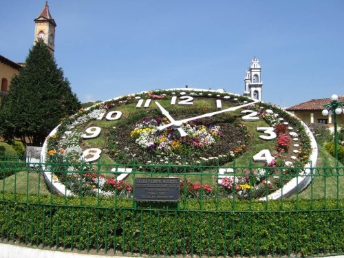 Musical floral clock in Zacatlán