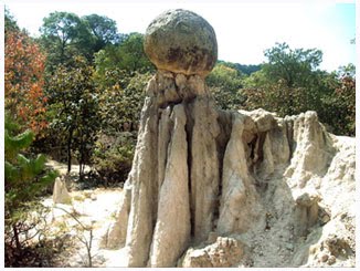 Piedra Bola atop an earth pillar